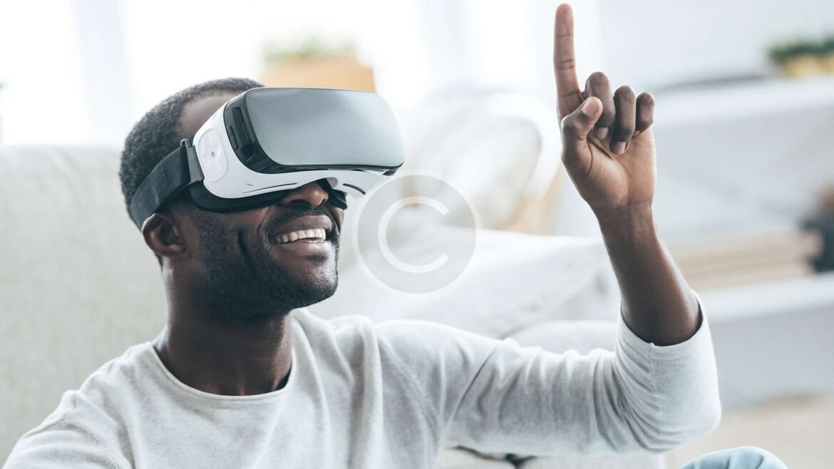 Advantages & Disadvantages of Virtual Reality